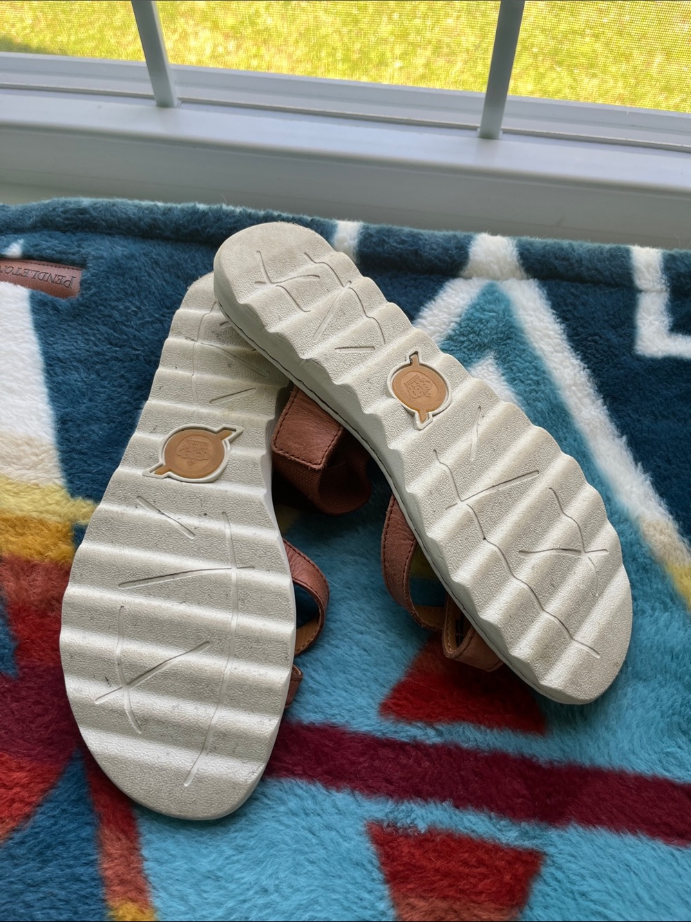 Born Women's Tan Brown Elastic-strap Slide Sandals - Picture 3 of 3